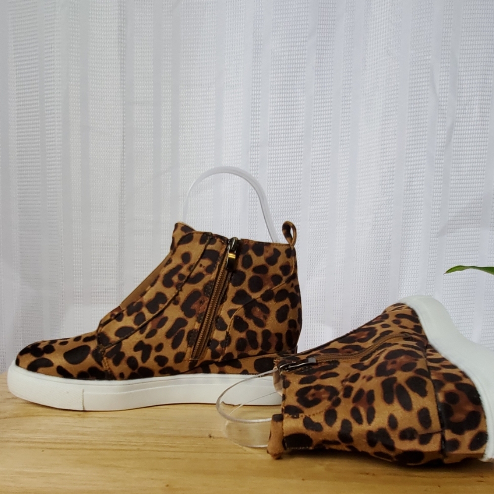 HOST PICK!! TRENDY LEOPARD HIGH TOP WEDGE SNEAKERS - Picture 6 of 7
